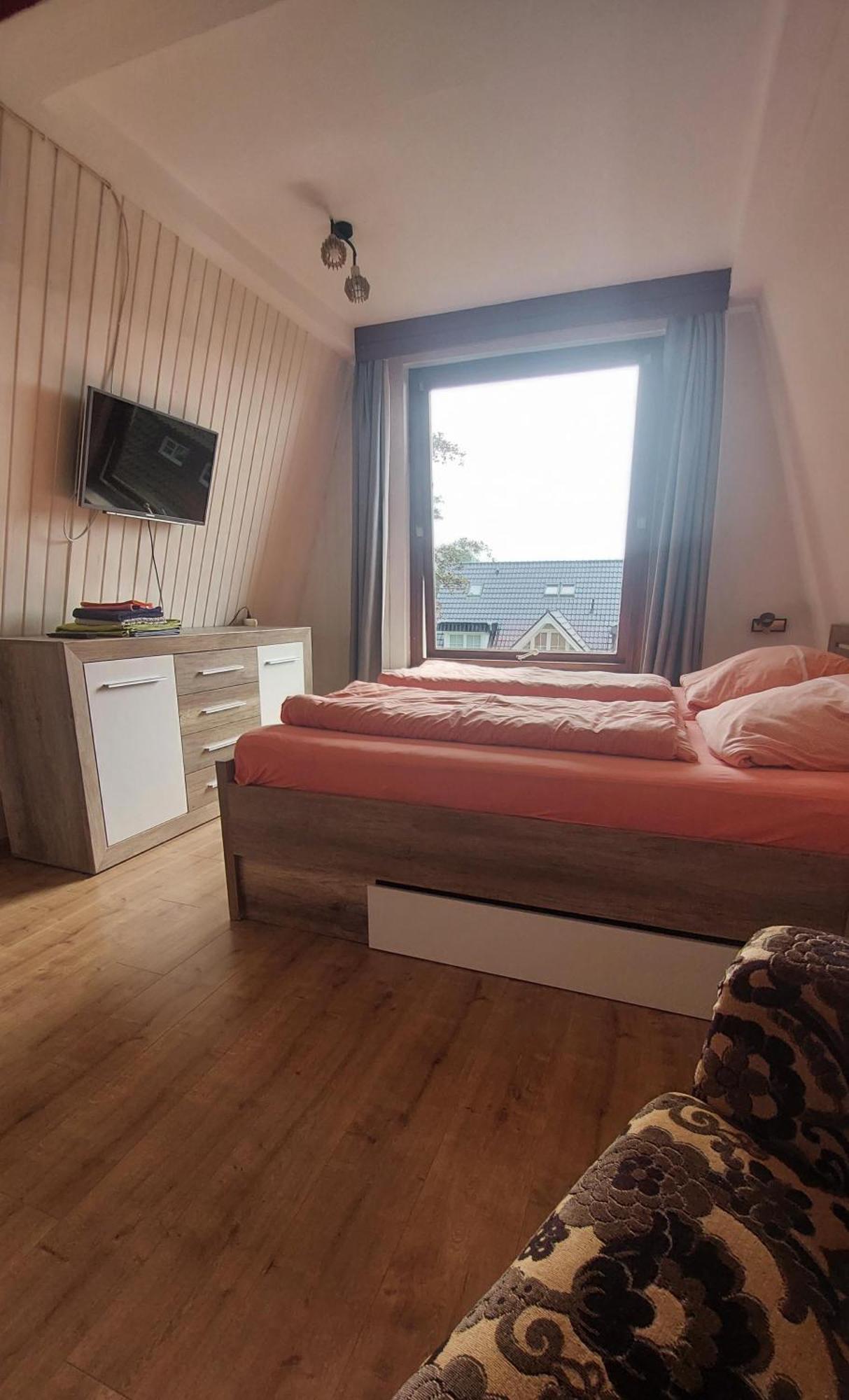 Ruhige, Gruene Oase In Scharbeutz, 200M Vom Strand Entfernt Ngoại thất bức ảnh